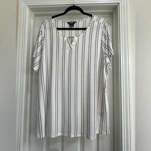 2x Liz Claiborne White stretchy Top Blouse w black cable design Women's